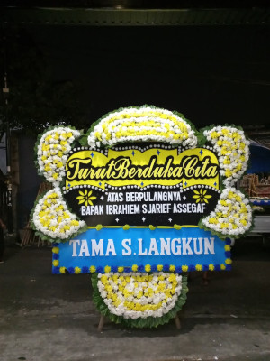 Papan Bunga Duka di Liwuto